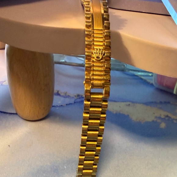 Men's Gold tone Link Stainless Steel Bracelet with crown detail- unbranded